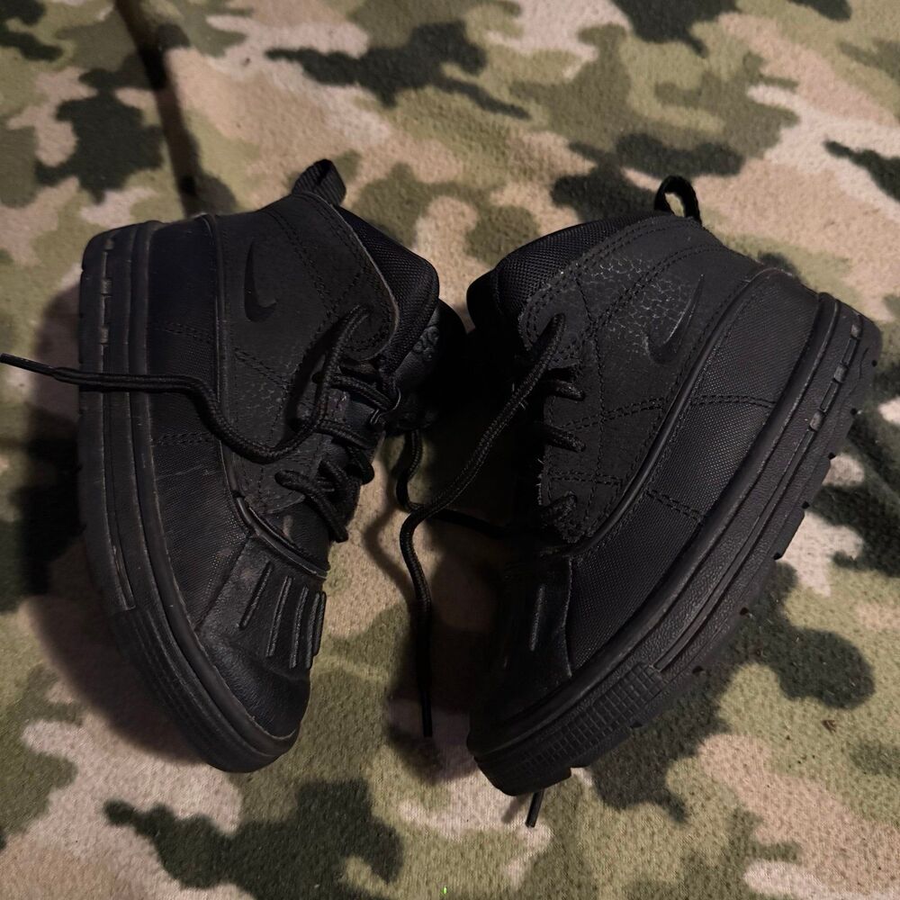 Nike ACG toddler boots size 9c